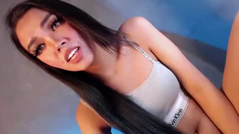 Isla Fox online show from 10.15.25