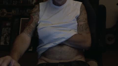 Snapshot of waterfire420 chatting on 01.01.25 waterfire420 online show from 01.01.25