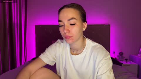 Snapshot of watergirl_ chatting on 02.26.25 Im saving up for a new car help me online show from 02.26.25