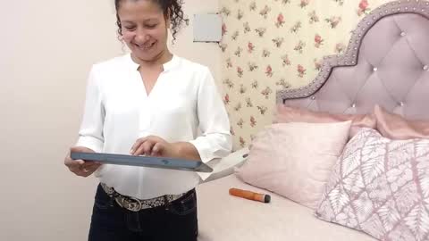 Milf Latina online show from 03.21.26