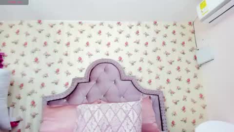 Snapshot of watson_crystal00 chatting on 06.15.26 Milf Latina online show from 06.15.26