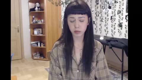 Mina online show from 12.04.25