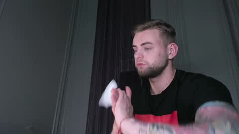 Snapshot of waynemiller_ chatting on 12.17.24 Wayne online show from 12.17.24