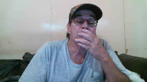 Snapshot of wbfarm chatting on 10.03.25 WB Farm online show from 10.03.25