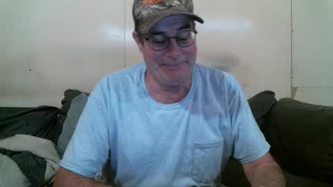 Snapshot of wbfarm chatting on 12.04.25 WB Farm online show from 12.04.25