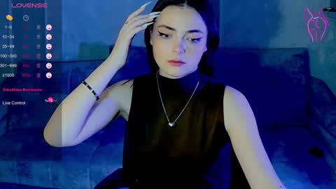 Snapshot of weareyoursun chatting on 03.08.25 Alice online show from 03.08.25