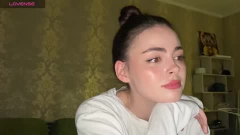 Snapshot of weareyoursun chatting on 04.01.26 Alice online show from 04.01.26