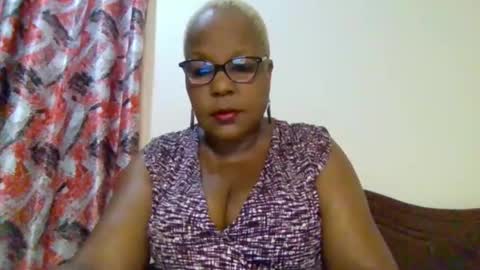 Snapshot of weaverbird25 chatting on 01.07.26 weaverbird25 online show from 01.07.26