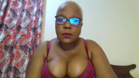 Snapshot of weaverbird25 chatting on 02.10.26 weaverbird25 online show from 02.10.26