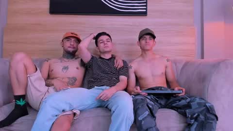 Jhonny Dick  his neighbors. online show from 05.15.26