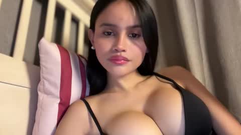 Snapshot of webcammaggie chatting on 03.05.26 Maggie online show from 03.05.26