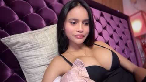 Snapshot of webcammaggie chatting on 03.26.26 Maggie online show from 03.26.26