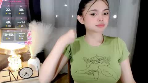 Snapshot of webcum_mami chatting on 06.25.26 mami abby online show from 06.25.26