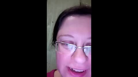 Snapshot of webgirl2 chatting on 01.20.25 Marina online show from 01.20.25