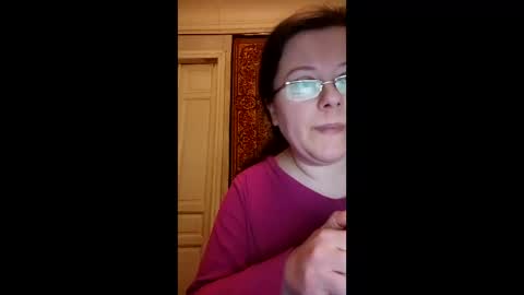 Snapshot of webgirl2 chatting on 03.04.25 Marina online show from 03.04.25