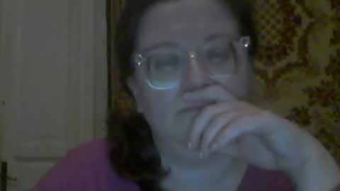 Snapshot of webgirl2 chatting on 10.21.25 Marina online show from 10.21.25