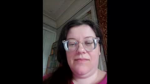 Snapshot of webgirl2 chatting on 11.17.25 Marina online show from 11.17.25