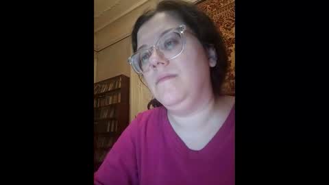 Snapshot of webgirl2 chatting on 11.21.25 Marina online show from 11.21.25