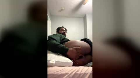 Snapshot of wedashit chatting on 12.16.25 WeDaShit Come Vibe with me . online show from 12.16.25