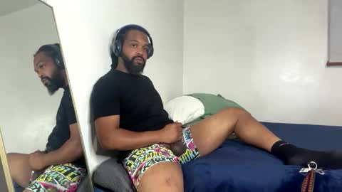 Snapshot of wedashit chatting on 05.30.26 WeDaShit Come Vibe with me . online show from 05.30.26
