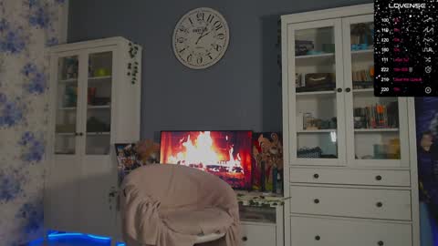 Snapshot of weed_princesss chatting on 12.30.24 moon online show from 12.30.24