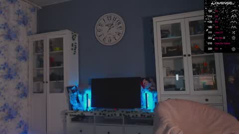 Snapshot of weed_princesss chatting on 01.07.25 moon online show from 01.07.25