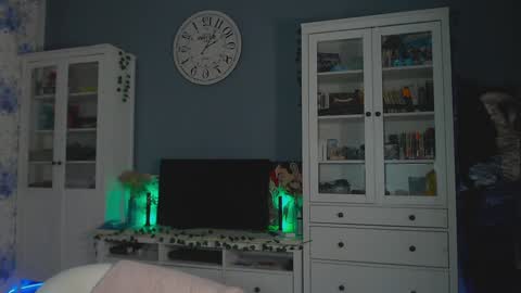 Snapshot of weed_princesss chatting on 01.23.25 moon online show from 01.23.25