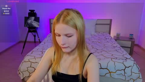 Snapshot of wekittycluby chatting on 05.31.26 kite and joe3 online show from 05.31.26