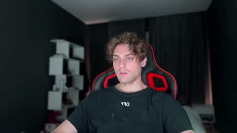 Snapshot of wellidonehere chatting on 11.03.25 wellidonehere online show from 11.03.25