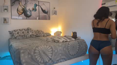 Wendy Alex online show from 02.04.25