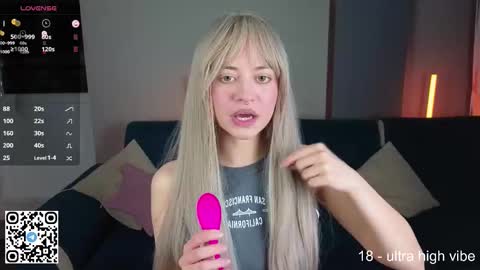 Snapshot of wendylovelylovew chatting on 09.24.25 Wendy online show from 09.24.25