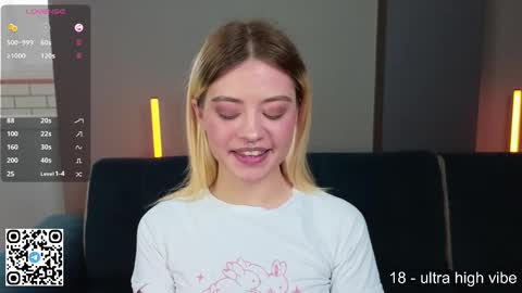 Snapshot of wendylovelylovew chatting on 10.10.25 Wendy online show from 10.10.25