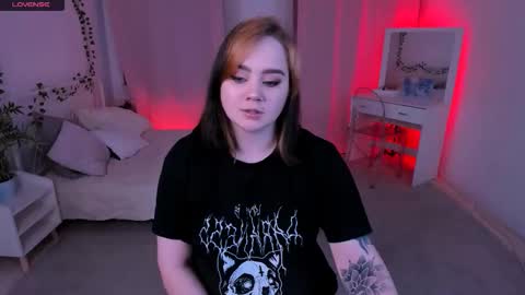 Snapshot of wendyycandy chatting on 11.03.25 wendyycandy online show from 11.03.25