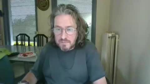 Snapshot of wesh_wesh chatting on 12.01.25 wesh wesh online show from 12.01.25