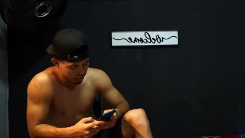 wesley_77 online show from 04.28.26