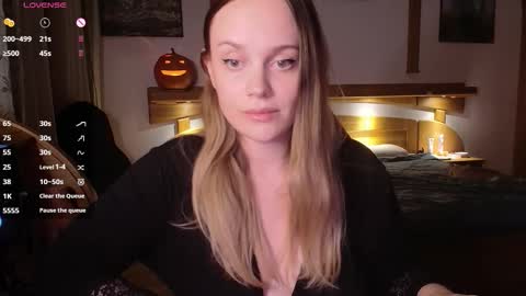 Lana online show from 10.28.25