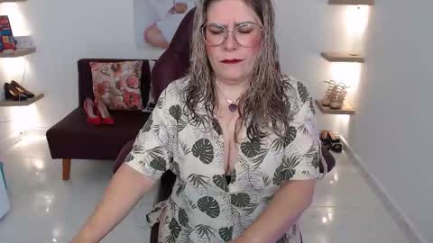 Snapshot of wet_liss chatting on 02.22.26 Diva online show from 02.22.26