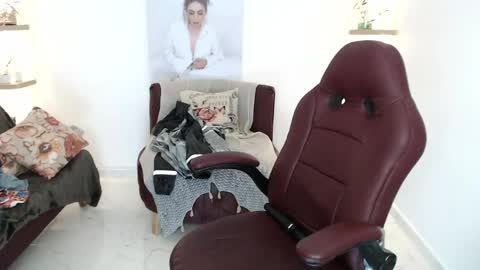 Diva online show from 04.30.26