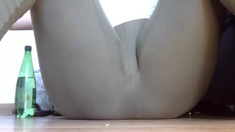 Snapshot of wet_pants2022 chatting on 02.14.25 wet_pants2022 online show from 02.14.25