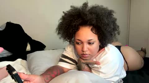 Snapshot of wetcreamerr chatting on 03.05.26 SheSquirts online show from 03.05.26