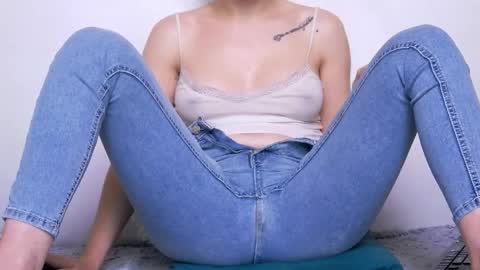 Beatrice Moan from LovenseWet from Tip MenuOpen for Private online show from 04.09.26