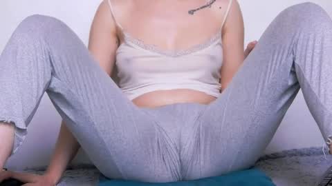 Beatrice Moan from LovenseWet from Tip MenuOpen for Private online show from 04.23.26