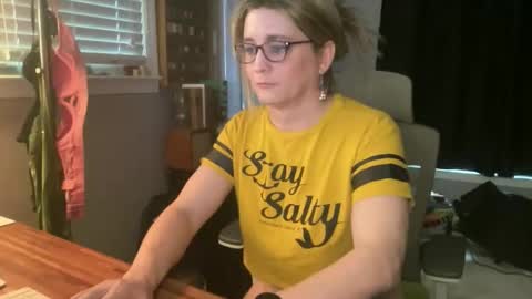 Snapshot of wetrainbows chatting on 02.19.26 WetRainbows online show from 02.19.26