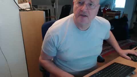 WeTwo online show from 11.16.25