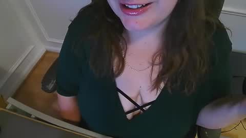 Snapshot of wetwordsonly chatting on 09.26.25 WetWordsOnly online show from 09.26.25