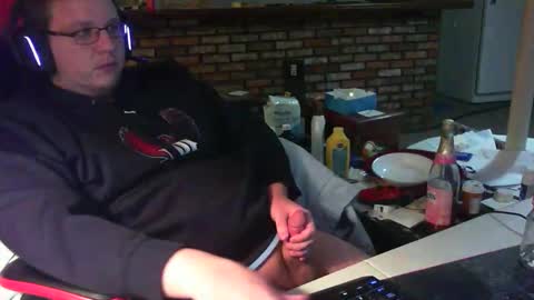 Snapshot of whateverdude555 chatting on 12.16.25 whateverdude555 online show from 12.16.25