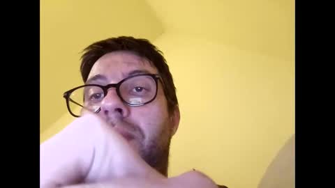 Snapshot of whatwouldyouliketosee chatting on 10.26.25 stoffy online show from 10.26.25