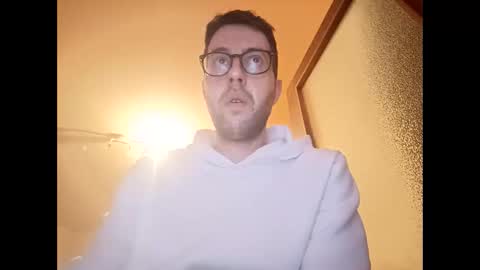 Snapshot of whatwouldyouliketosee chatting on 11.23.25 stoffy online show from 11.23.25