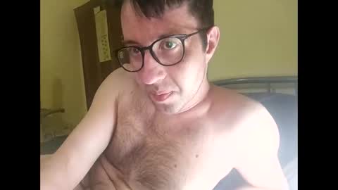 Snapshot of whatwouldyouliketosee chatting on 03.14.26 stoffy online show from 03.14.26