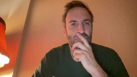 Snapshot of whiskylovexxx chatting on 10.01.25 WhiskyLove online show from 10.01.25